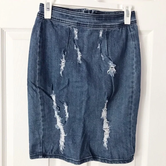 Forever21 blue distress denim skirt - Picture 2 of 7